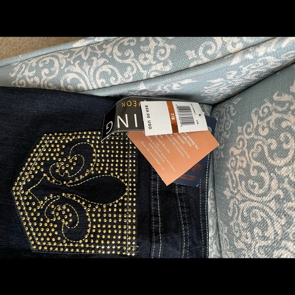 Dereon Beyonce cropped jean shorts size 7/8 NWT - Picture 4 of 5